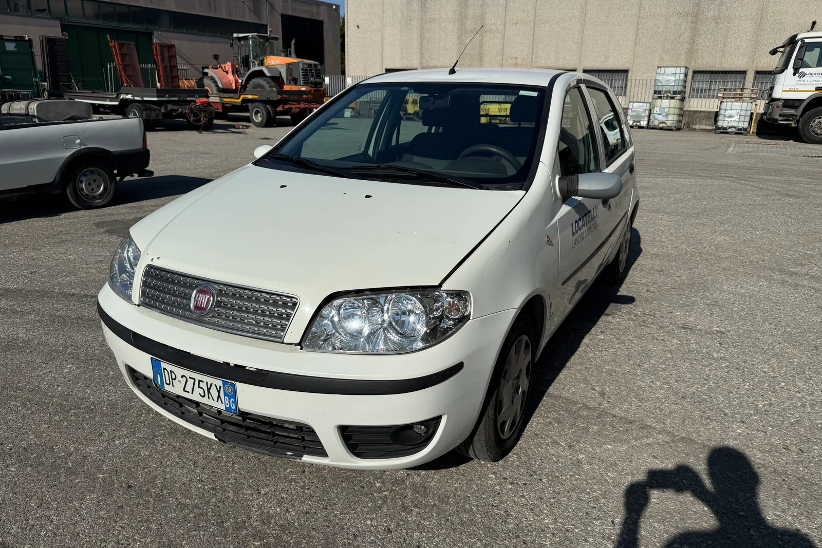 Autocarro Fiat Punto Van targata DP275KX