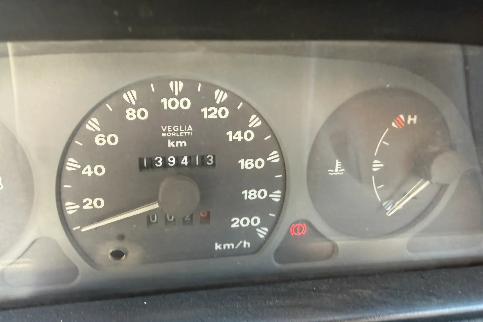 Autocarro Fiat Strada targato CZ290EZ