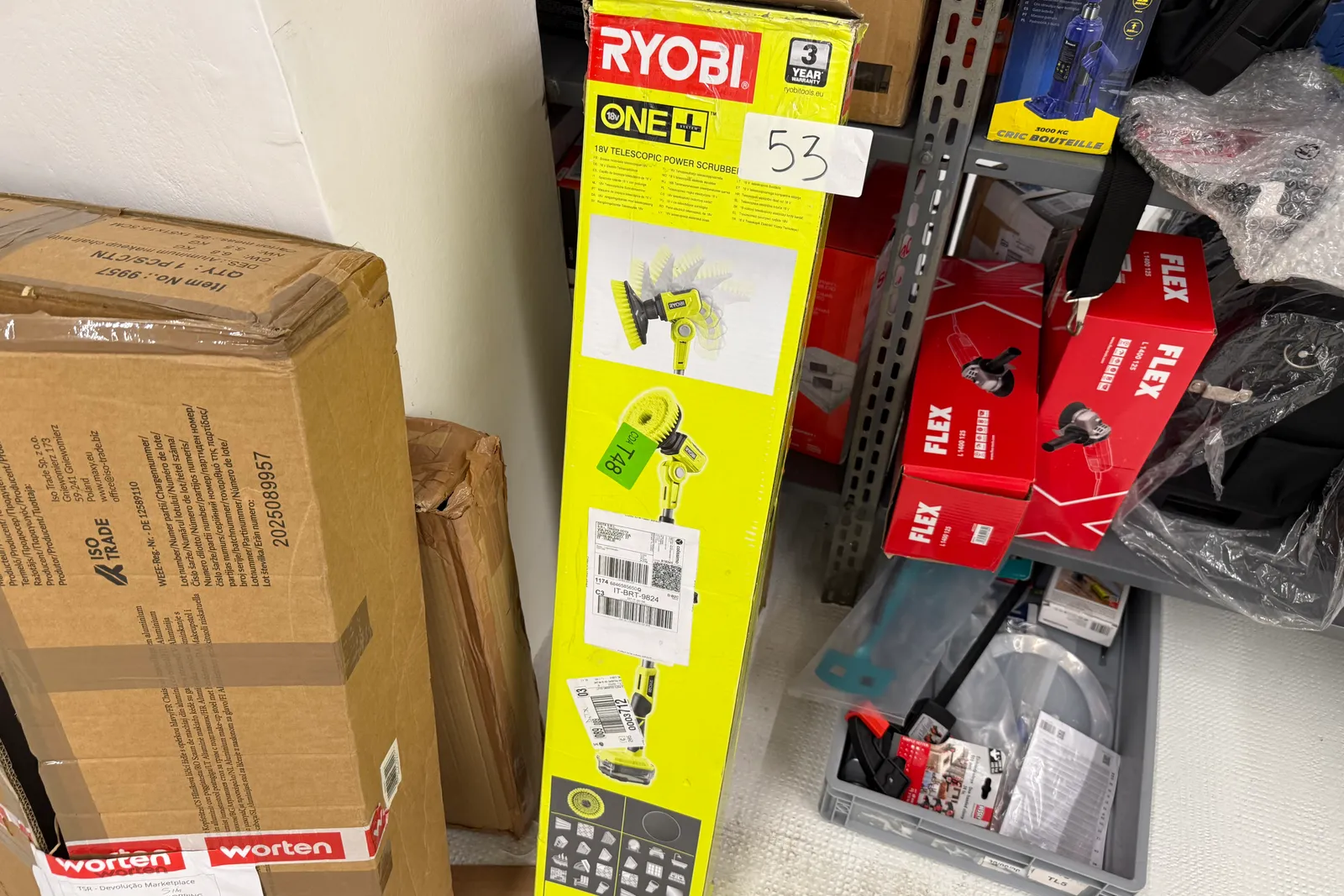 Stock prodotti, batterie, imballaggi, arredi e varie
