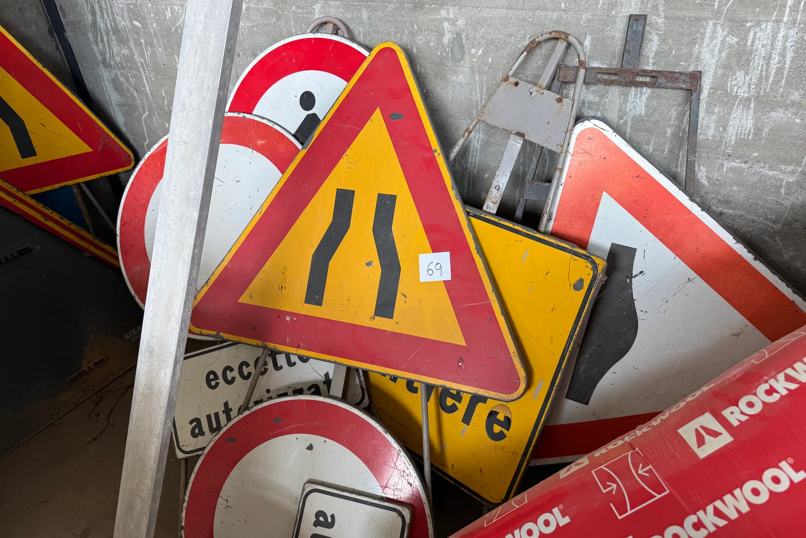 Beni mobili, rimanenze edili e varie e mobili registrati, depositati in Seriate (BG) Via Nazionale n. 109