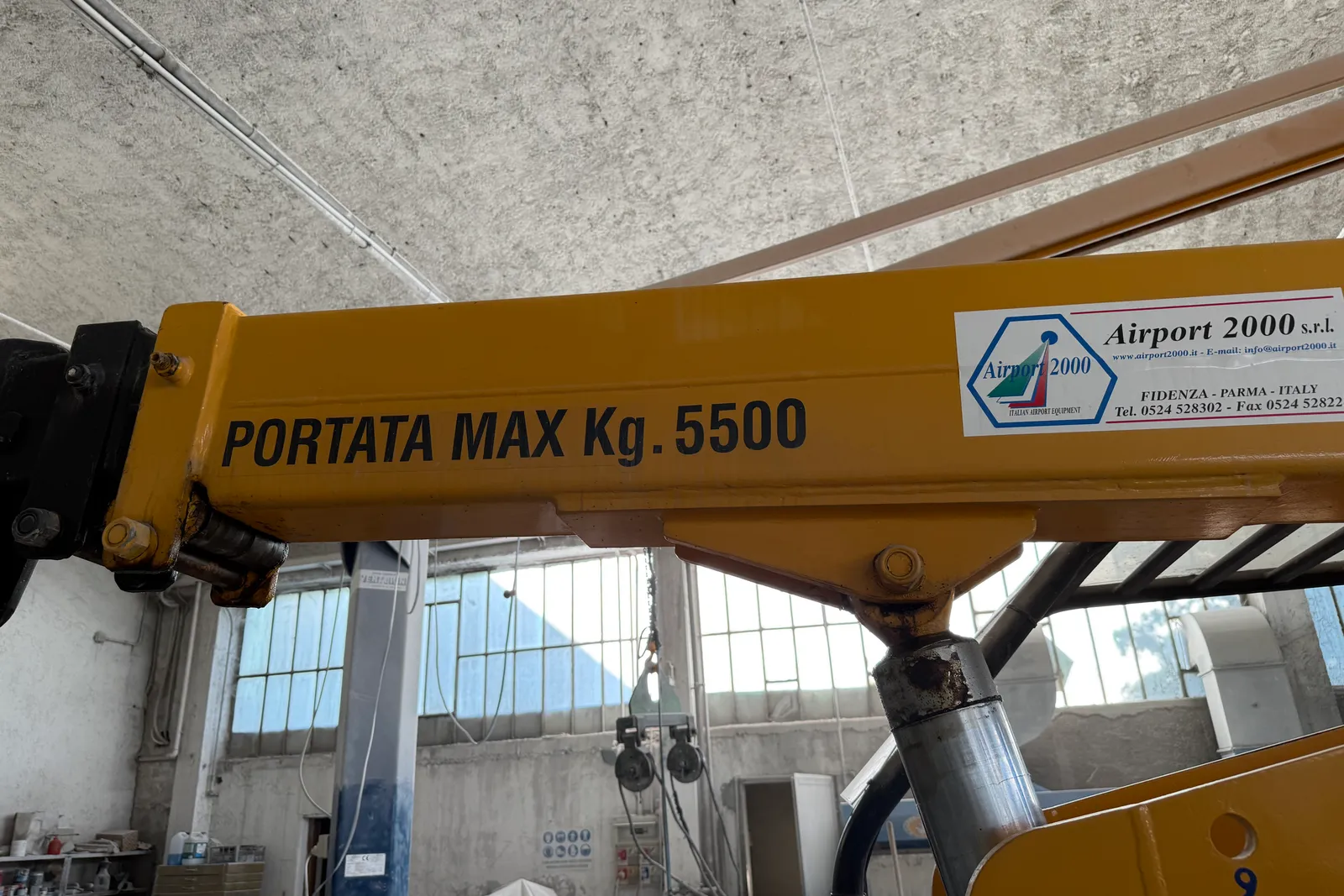 Gru Manghi (ID 32) e carrello elevatore (ID 33)