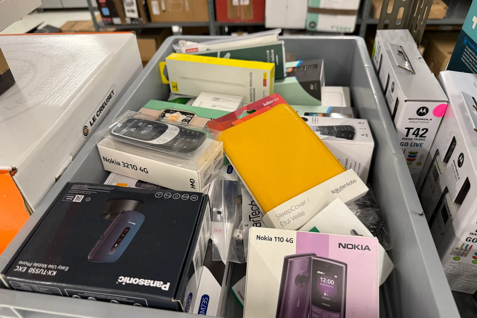 Stock prodotti, batterie, imballaggi, arredi e varie