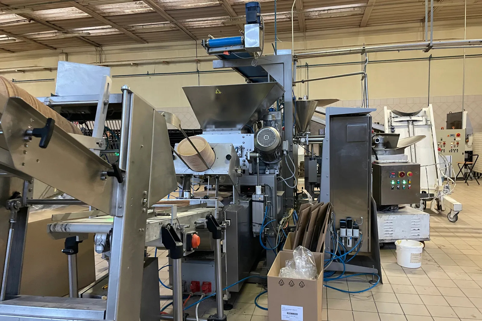 Macchinari a attrezzature per attività di pasticceria