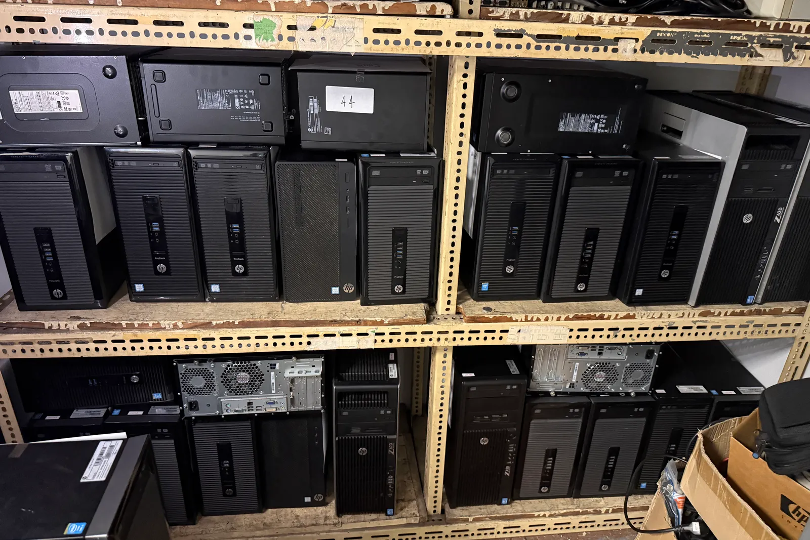 Arredi e macchine elettriche ed elettroniche da ufficio (ID da n. 31 a n. 194, oltre ID 201)