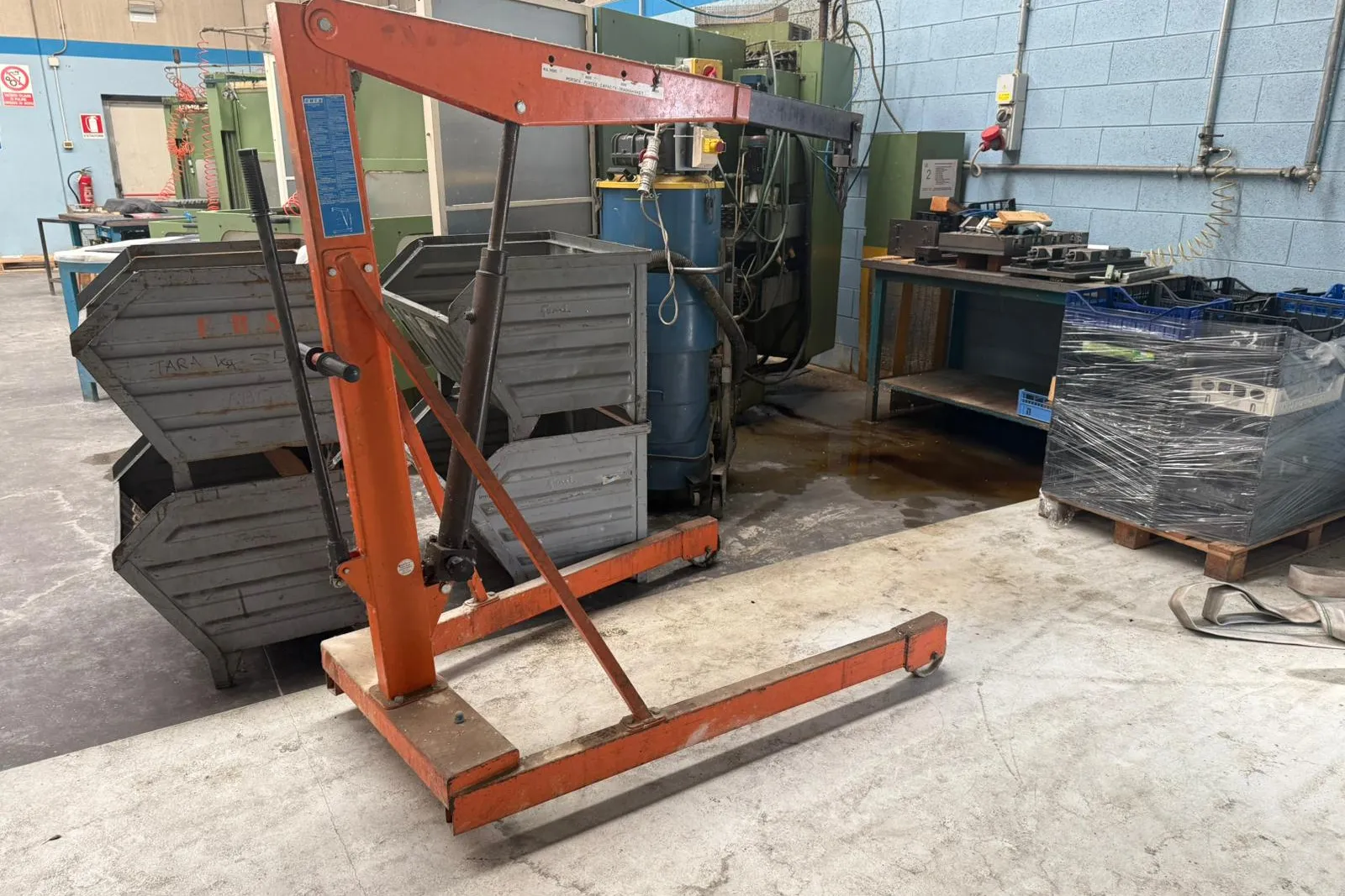 Muletto Still (ID 016), transpallet manuale (ID 031) e paranco manuale (ID 032)