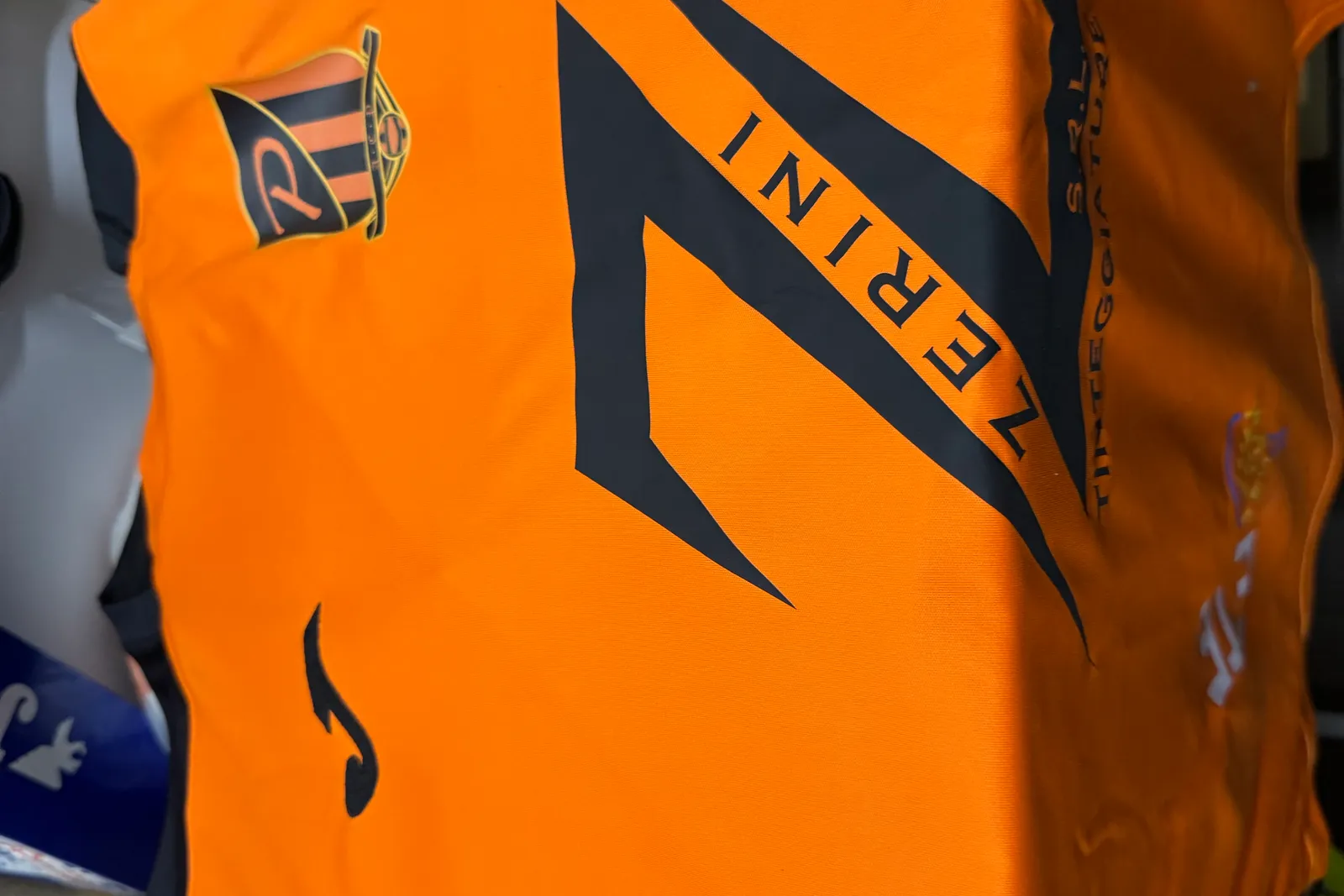 Magazzino tessuti, capi di abbigliamento e accessori – ID da n. 65 a n. 80