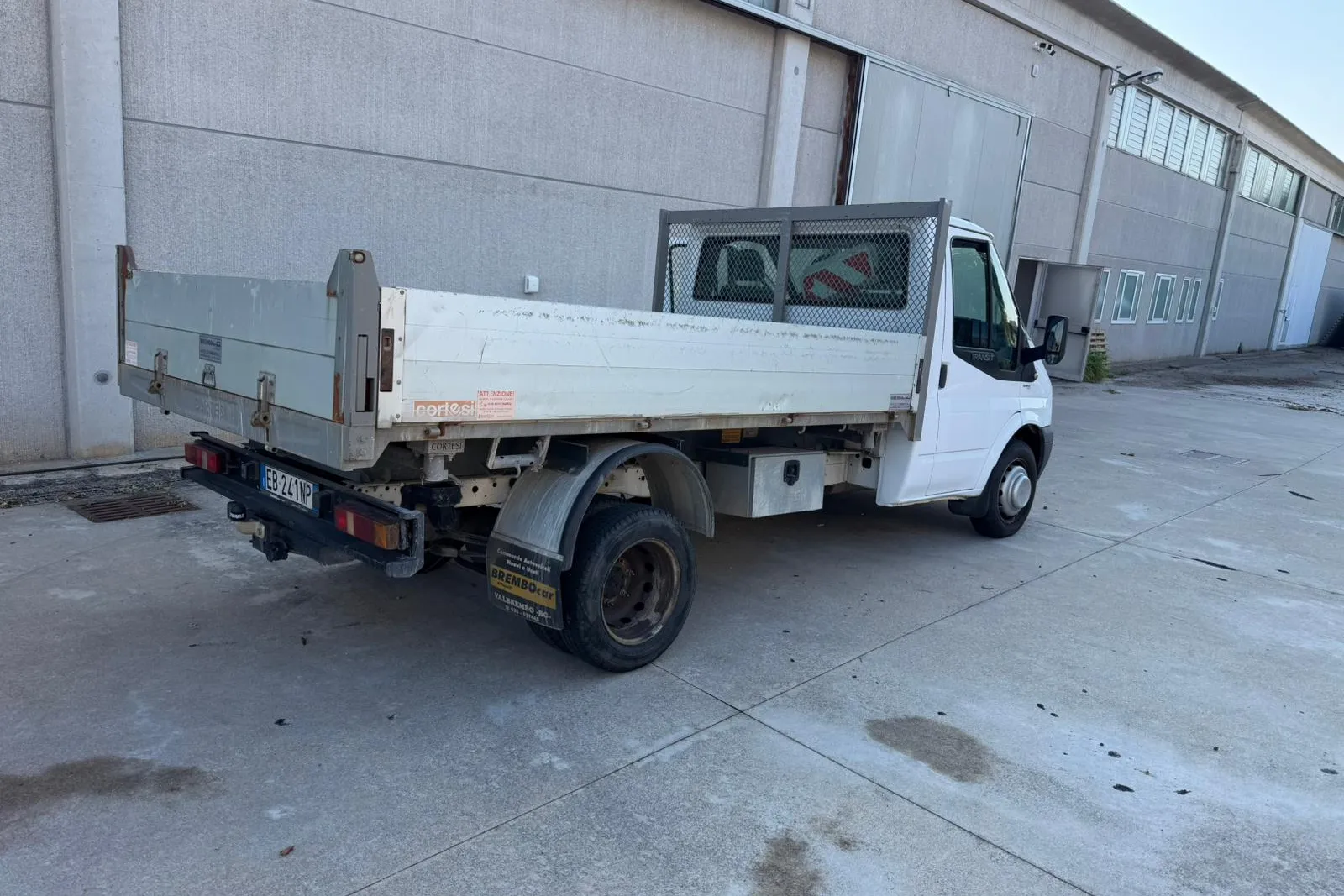Furgone Ford Transit targato EB241NP