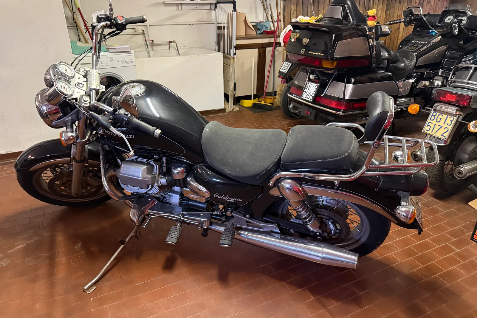 Motoveicolo Guzzi California targato AD68909