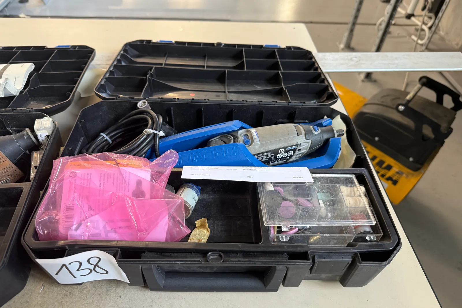 Stazioni saldanti, depuratori elettronici d’aria oltre piccoli attrezzi e componenti varie