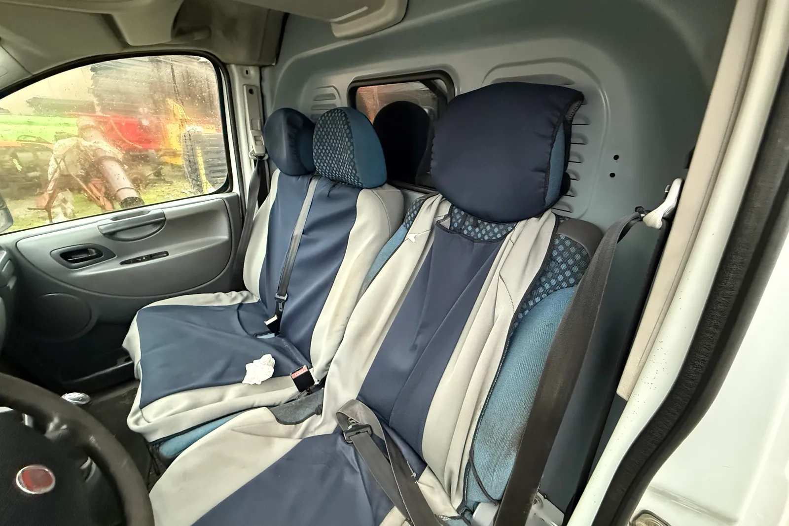 Furgone Fiat Scudo targato DT900TY