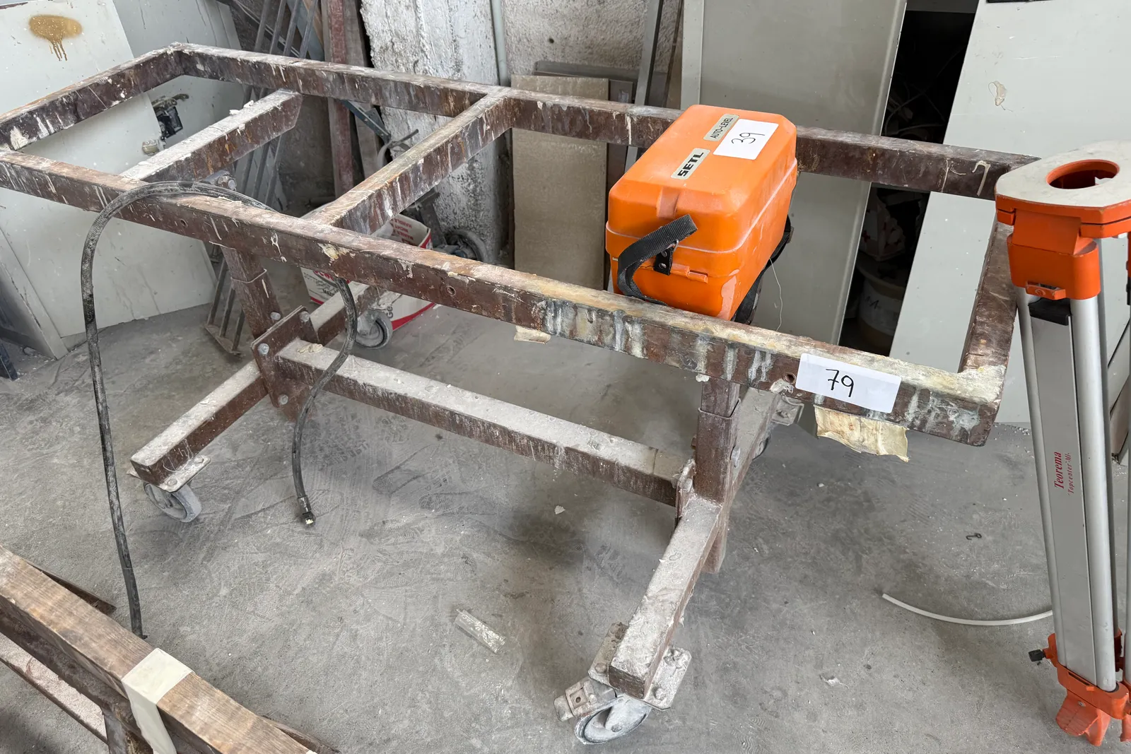 Cisterna e serbatoio, compressori, carrelli (ID 77A, 73, 74, 95, 82, 87, 81, 84, 79)