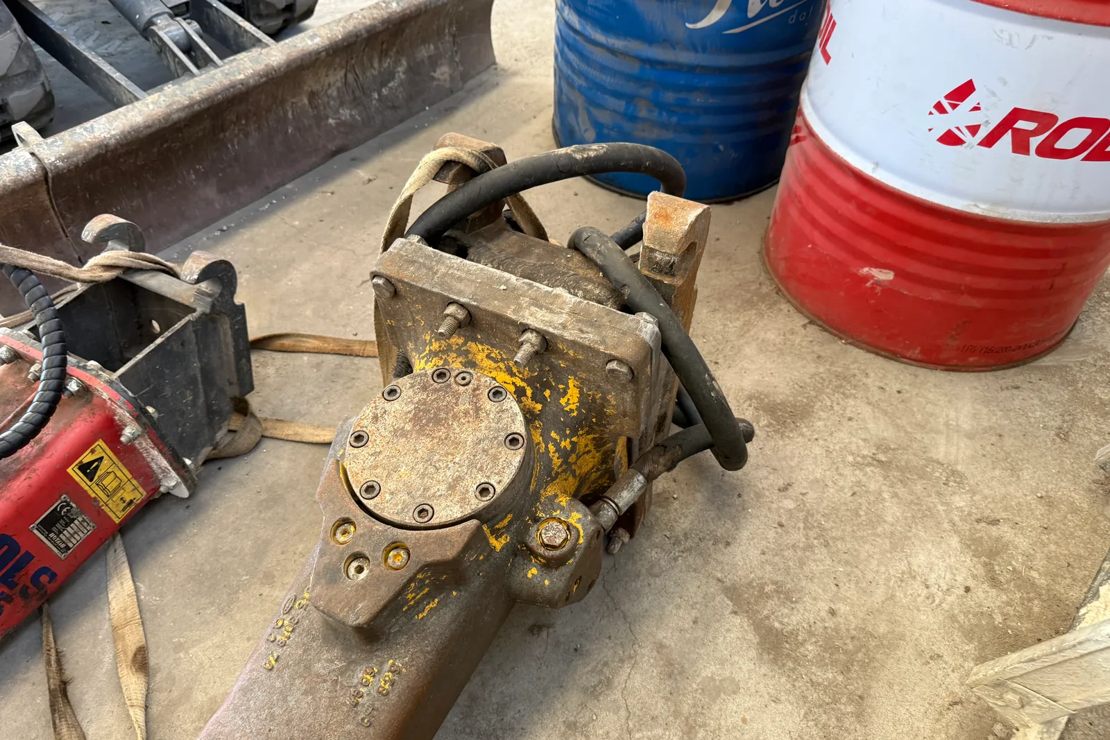 Escavatore Kubota mod. U56-5 completo di n. 3 benne e martello demolitore