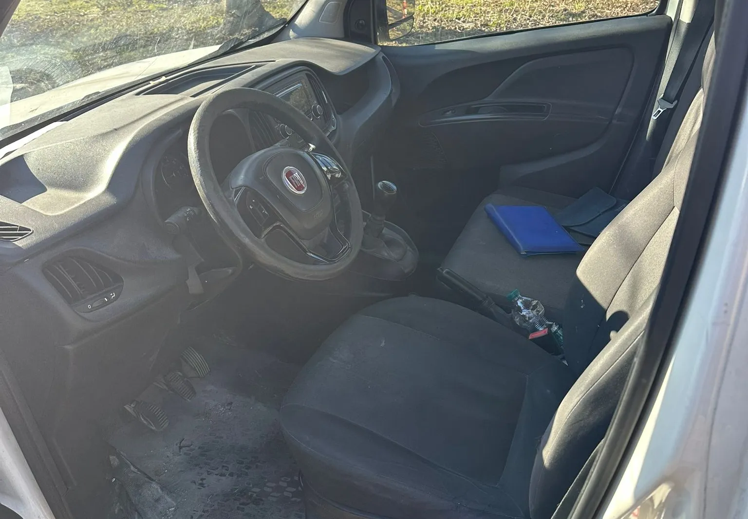 Autocarro Fiat Doblò targato EZ670LE