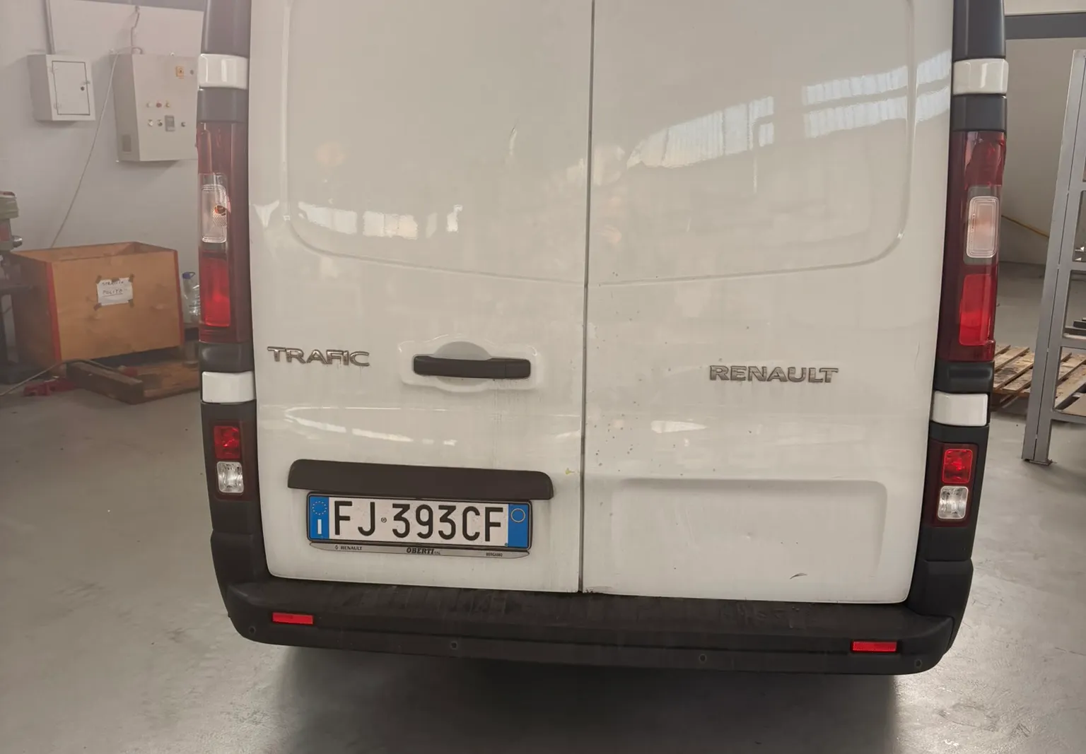Macchinari, attrezzature, furgone e rimanenze di magazzino in Trescore Balneario (BG) Via Europa Unita n. 6/8