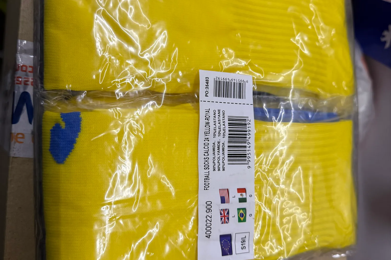 Magazzino tessuti, capi di abbigliamento e accessori – ID da n. 65 a n. 80