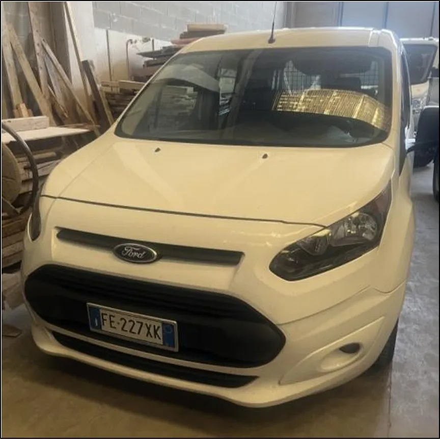 Autocarro Ford Transit Connect targato FE227XK