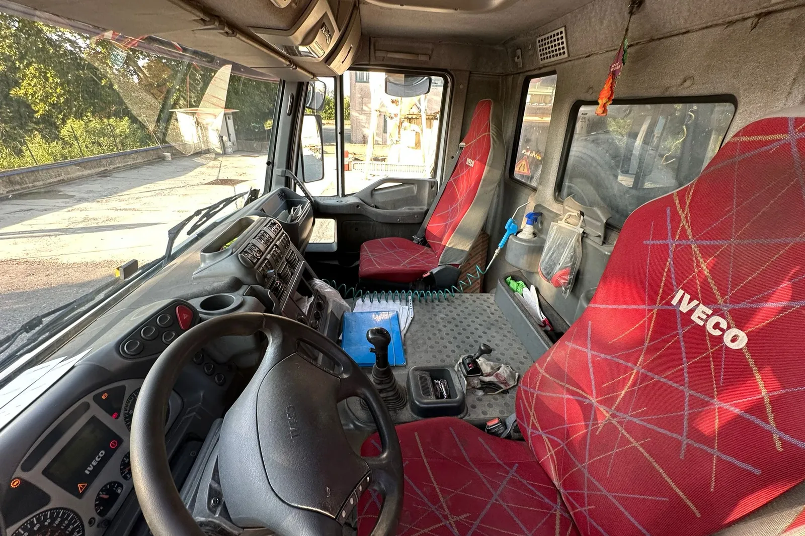 Autocarro ribaltabile Iveco Magirus A410T/Colombo targato DA178NZ