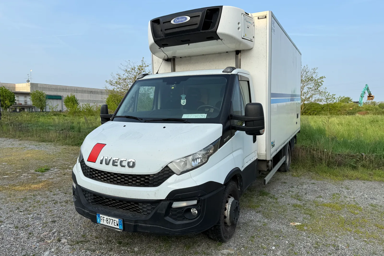 Furgone refrigerato Iveco Daily targato FF877EW