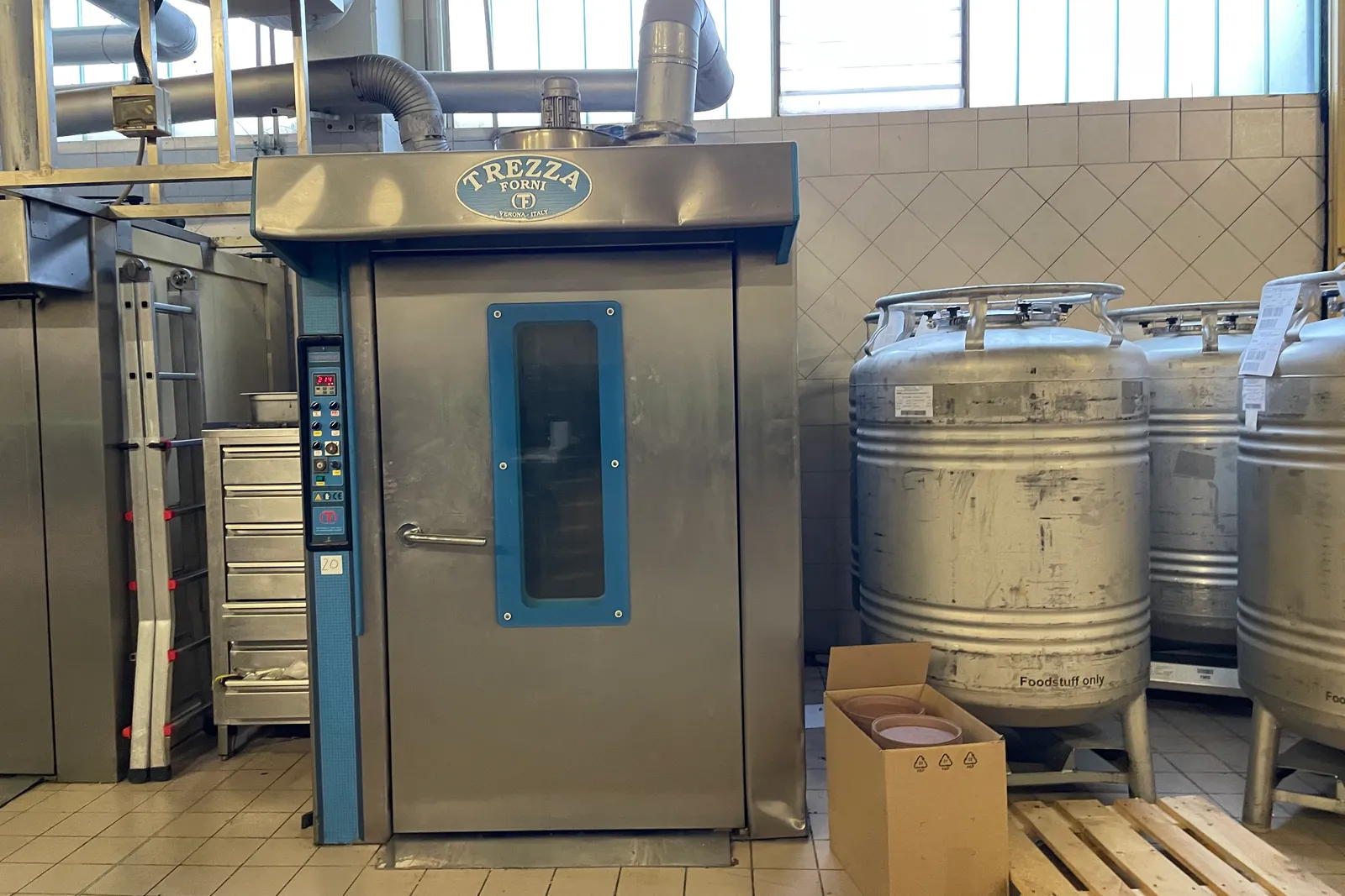 Macchinari a attrezzature per attività di pasticceria