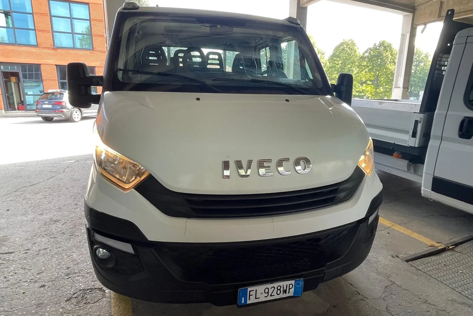 Iveco 35C14 targato FL928WP
