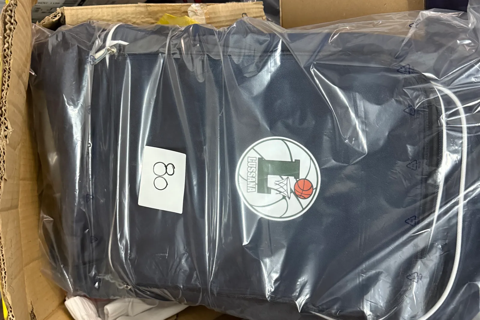 Magazzino tessuti, capi di abbigliamento e accessori – ID da n. 65 a n. 80