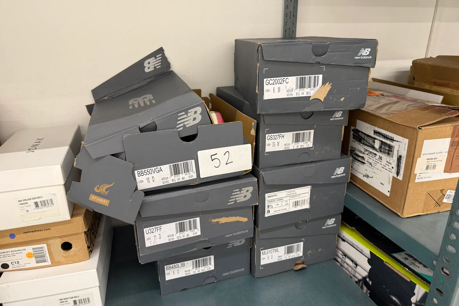 Stock prodotti, batterie, imballaggi, arredi e varie