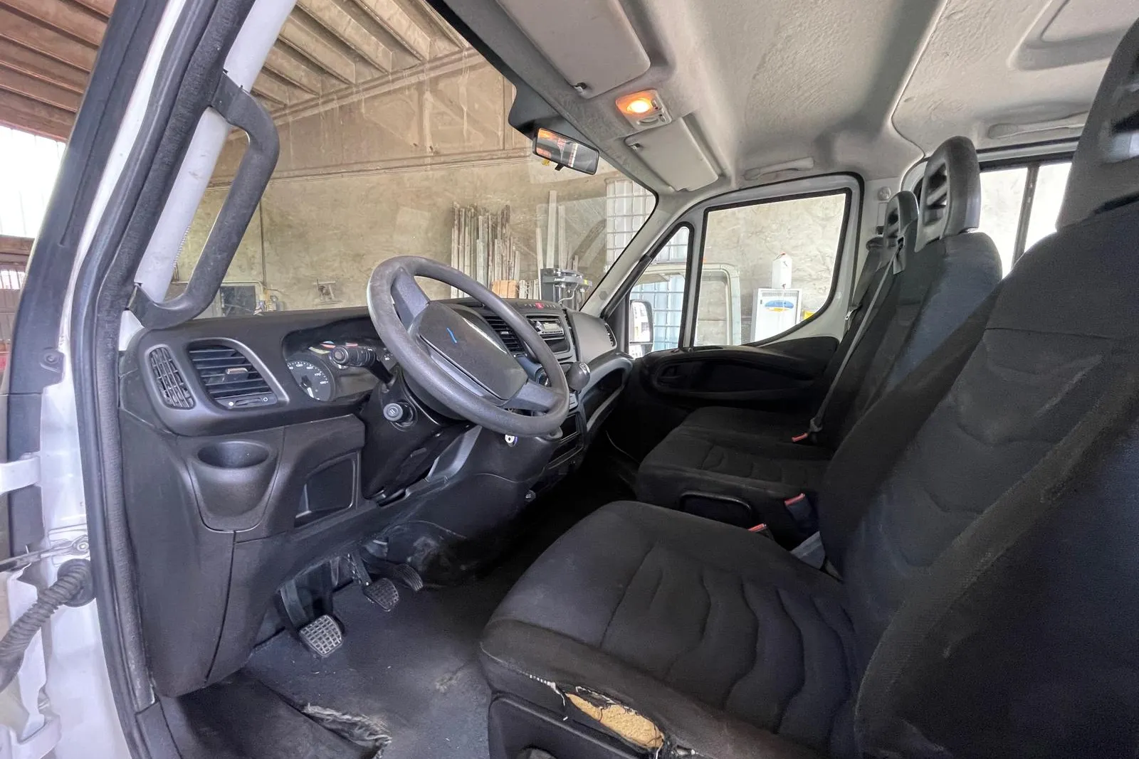 Iveco 35C14 targato FL928WP