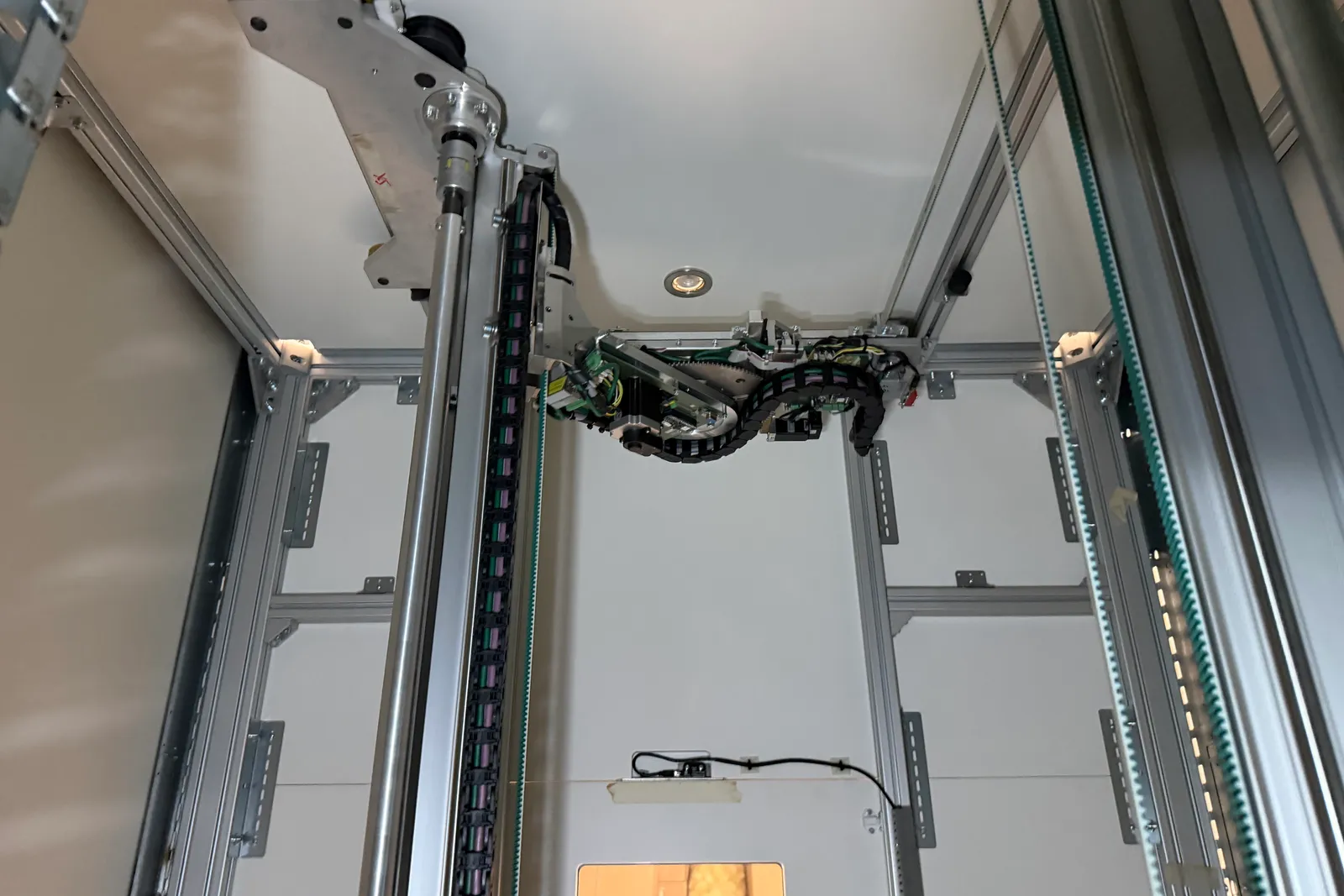 N. 2 magazzini automatici Pharmathek Sintesi, inclusi moduli di carico, linea di imballo e smistamento Mechatronic Machines & Systems e centralina di controllo