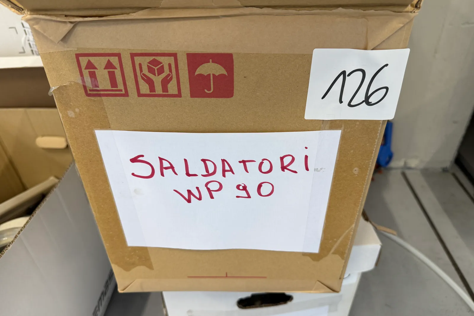 Stazioni saldanti, depuratori elettronici d’aria oltre piccoli attrezzi e componenti varie