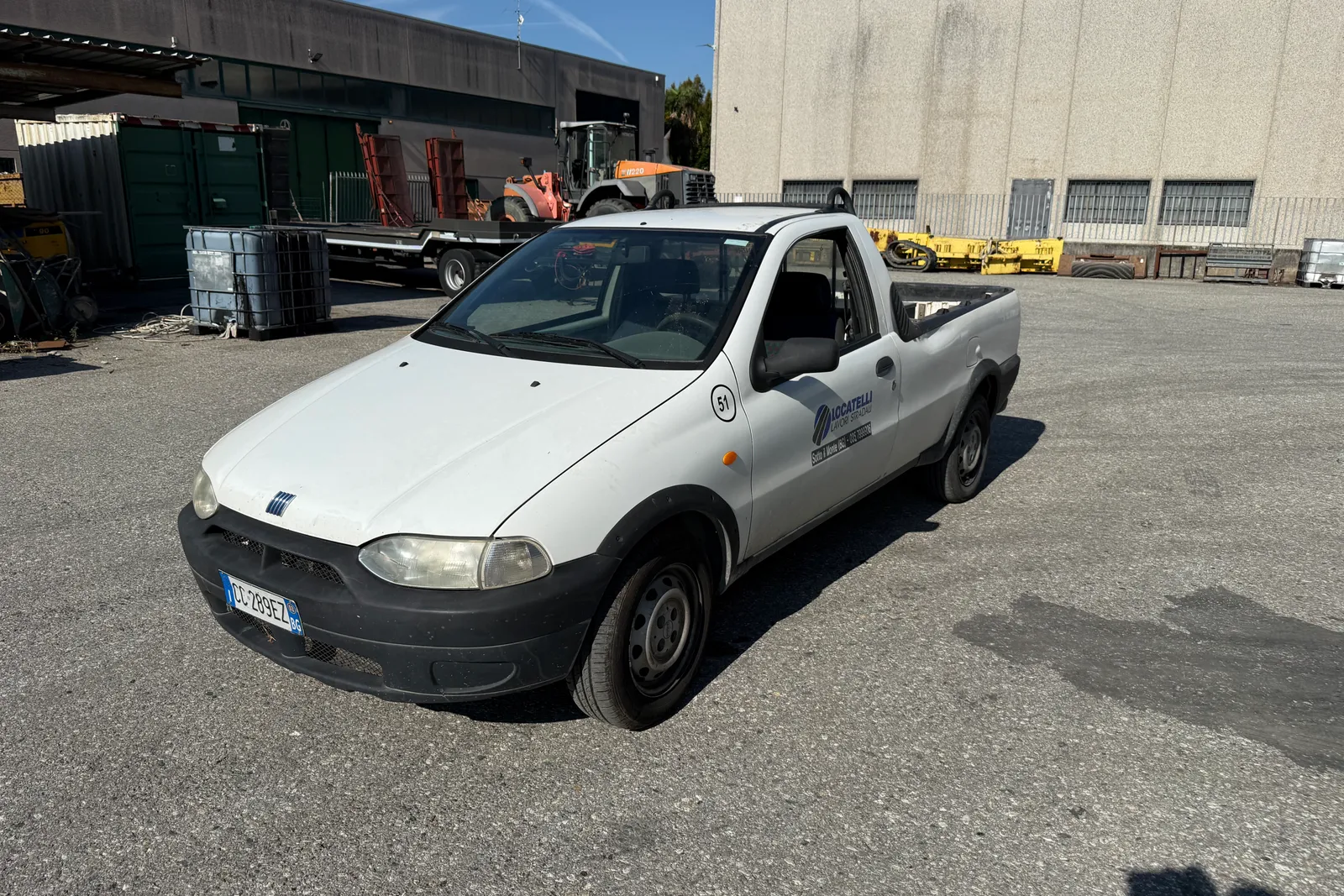 Autocarro Fiat Strada targato CC289EZ