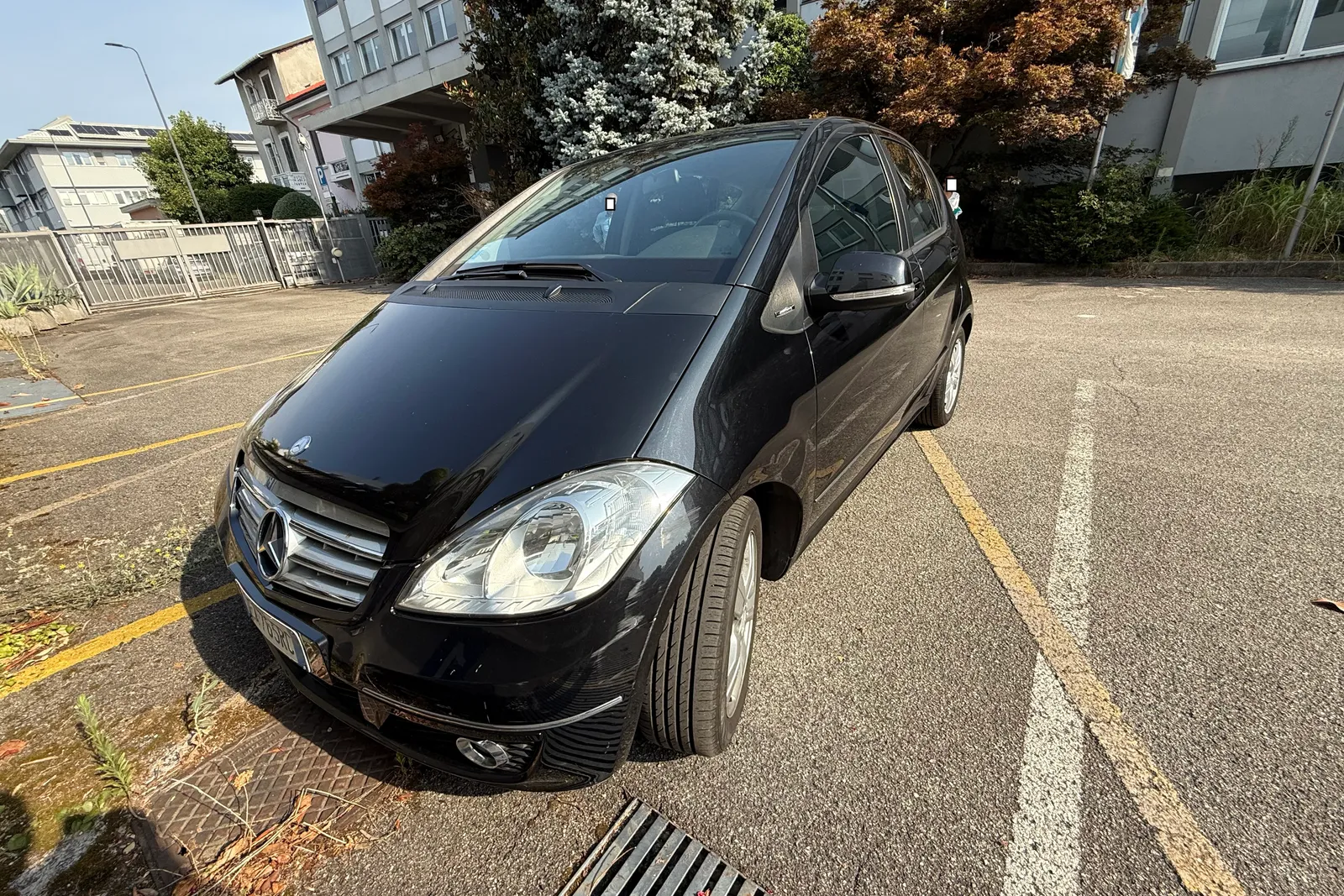Autovettura Mercedes Classe A targata EA765RC