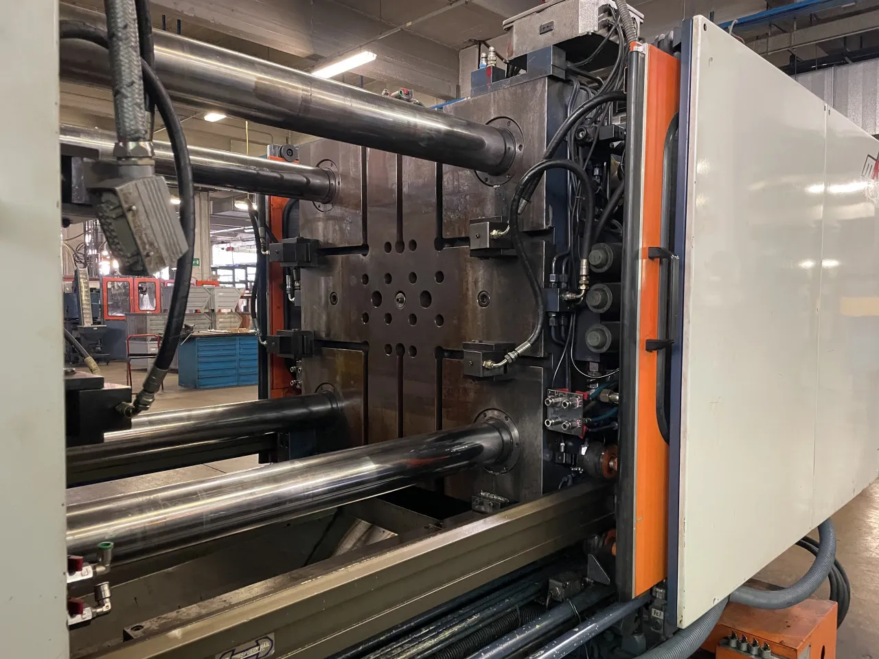 Pressa oleodinamica per stampaggio plastica Maico Presse