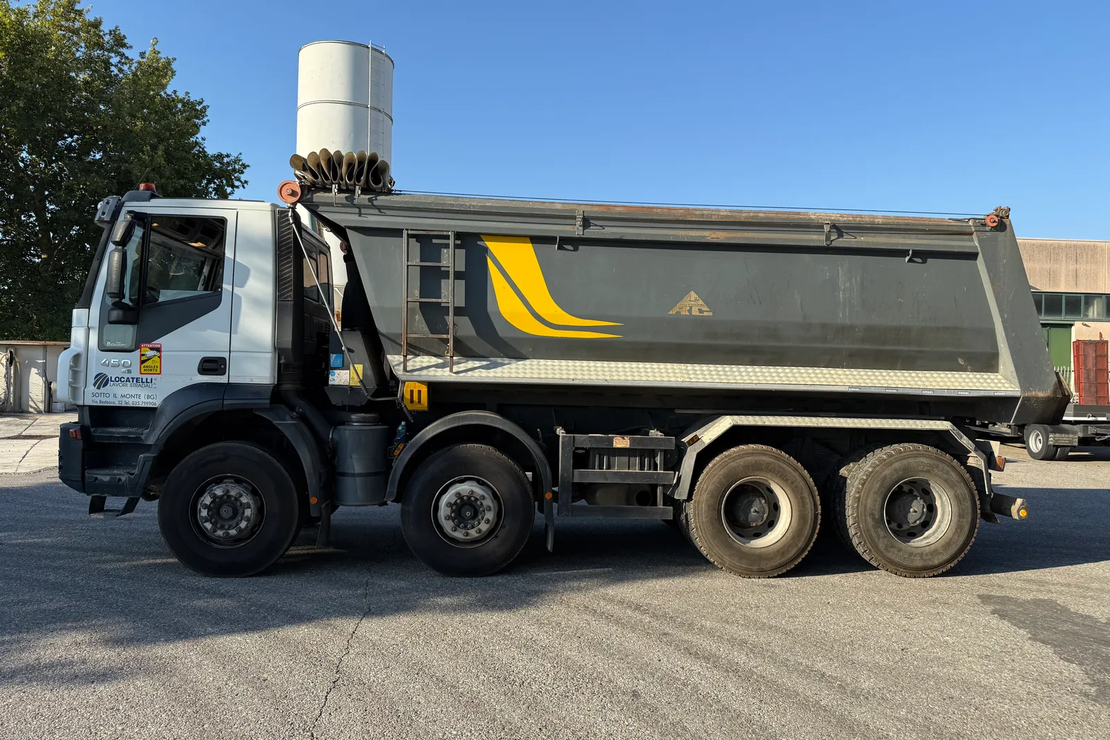 Autocarro ribaltabile Iveco Magirus A410T E4 Colombo targato DR287CR