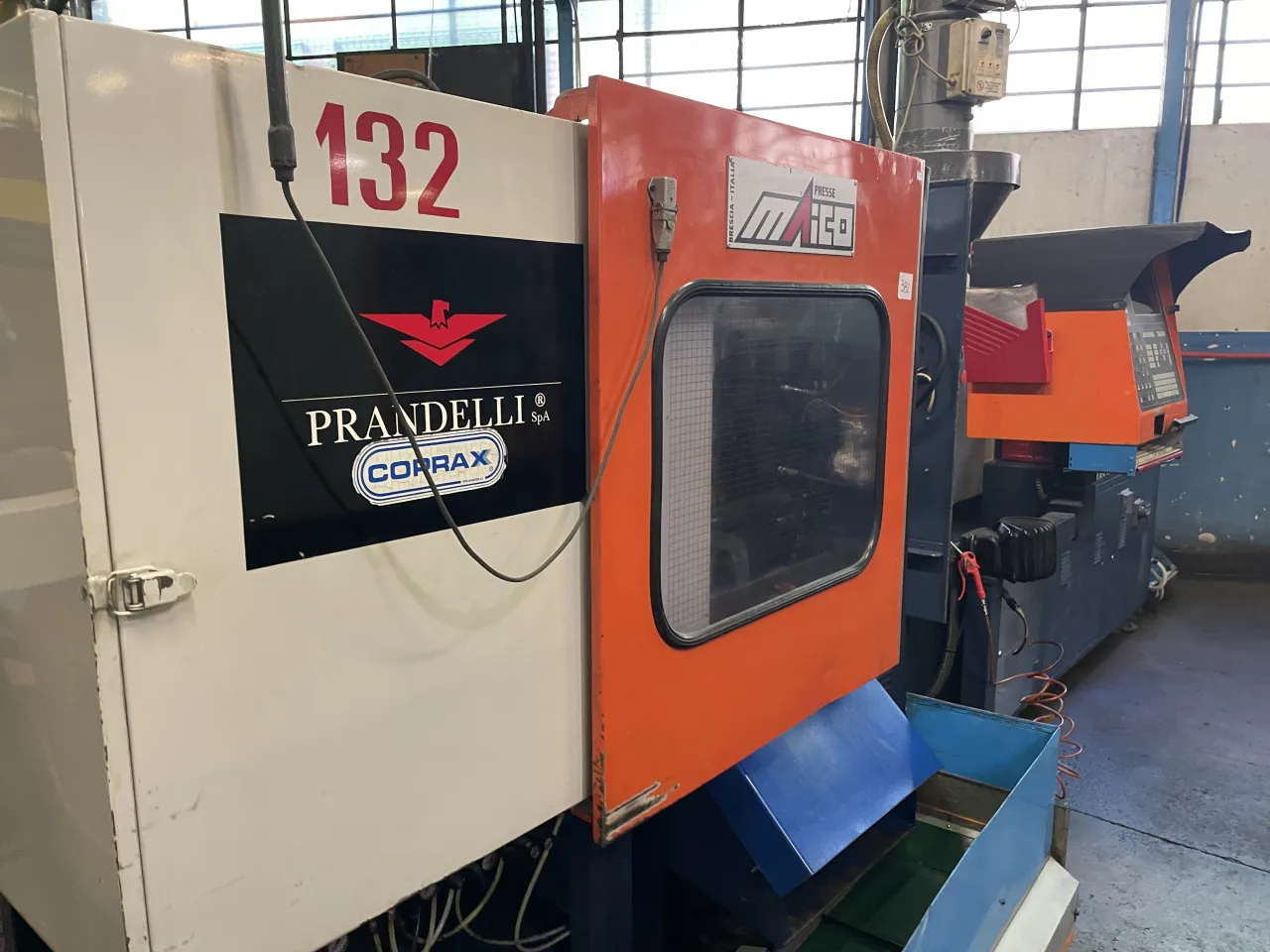 Pressa oleodinamica per stampaggio plastica Maico Presse