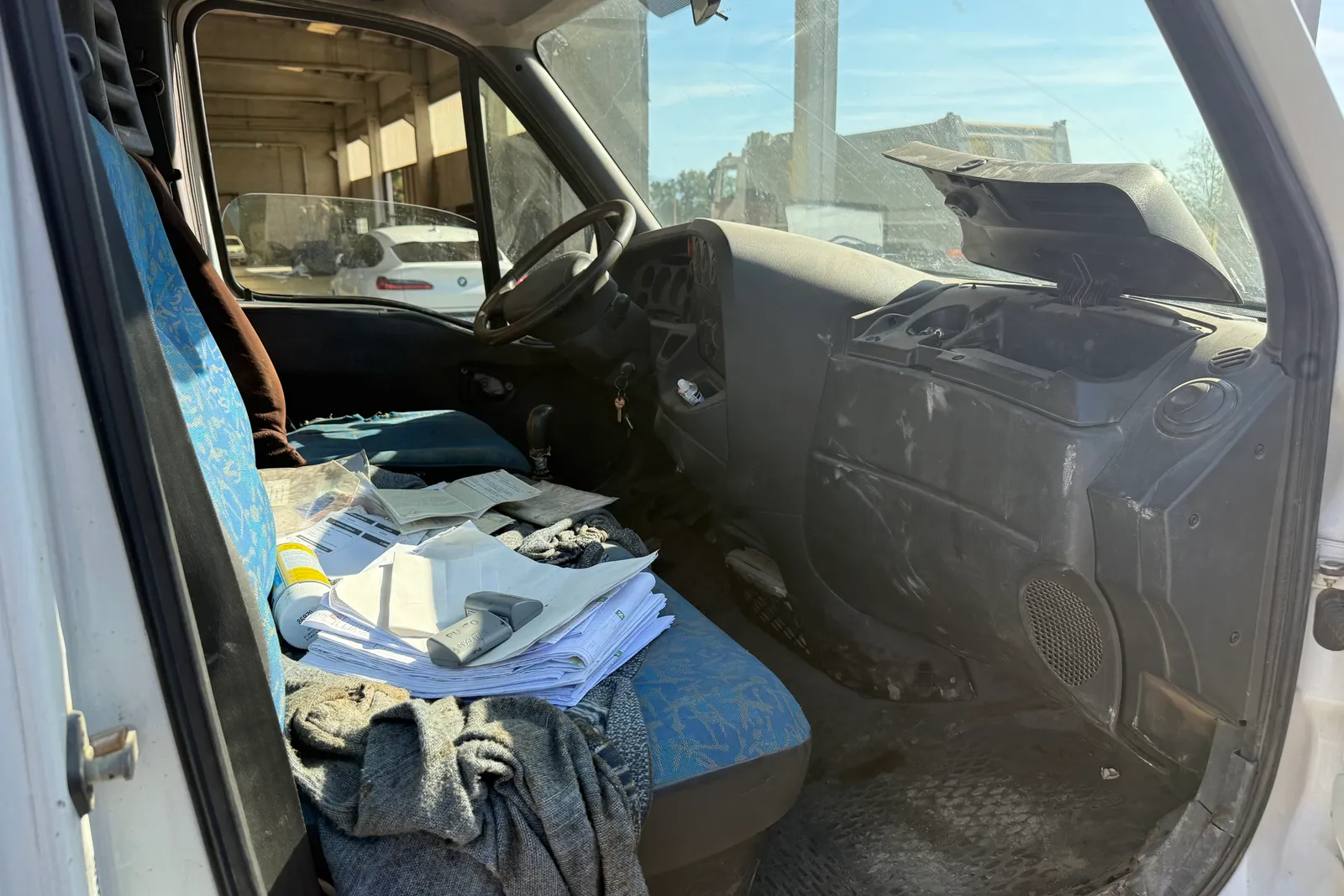 Autocarro ribaltabile Iveco Daily (35C9A) targato CD003FF 