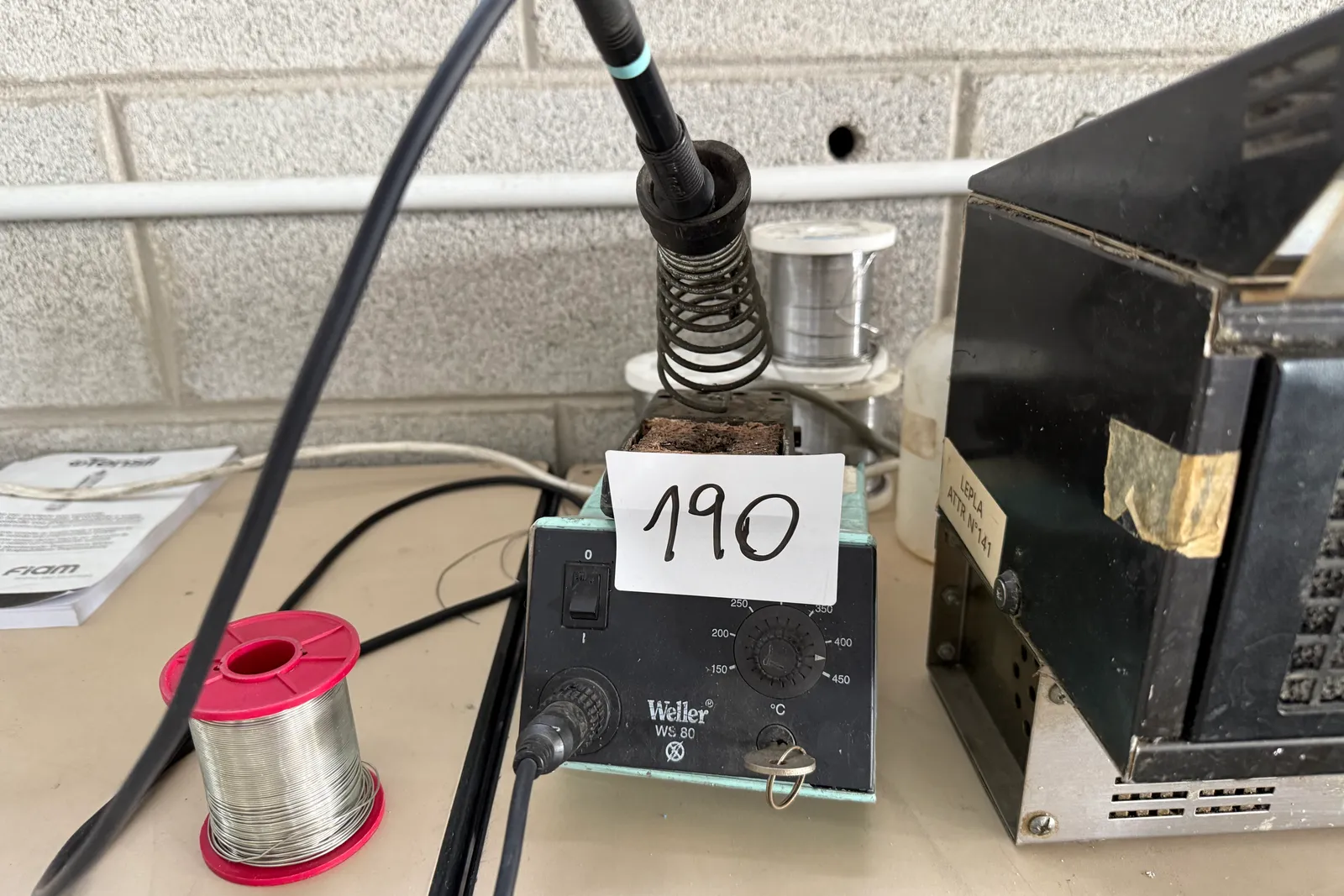 Stazioni saldanti, depuratori elettronici d’aria oltre piccoli attrezzi e componenti varie