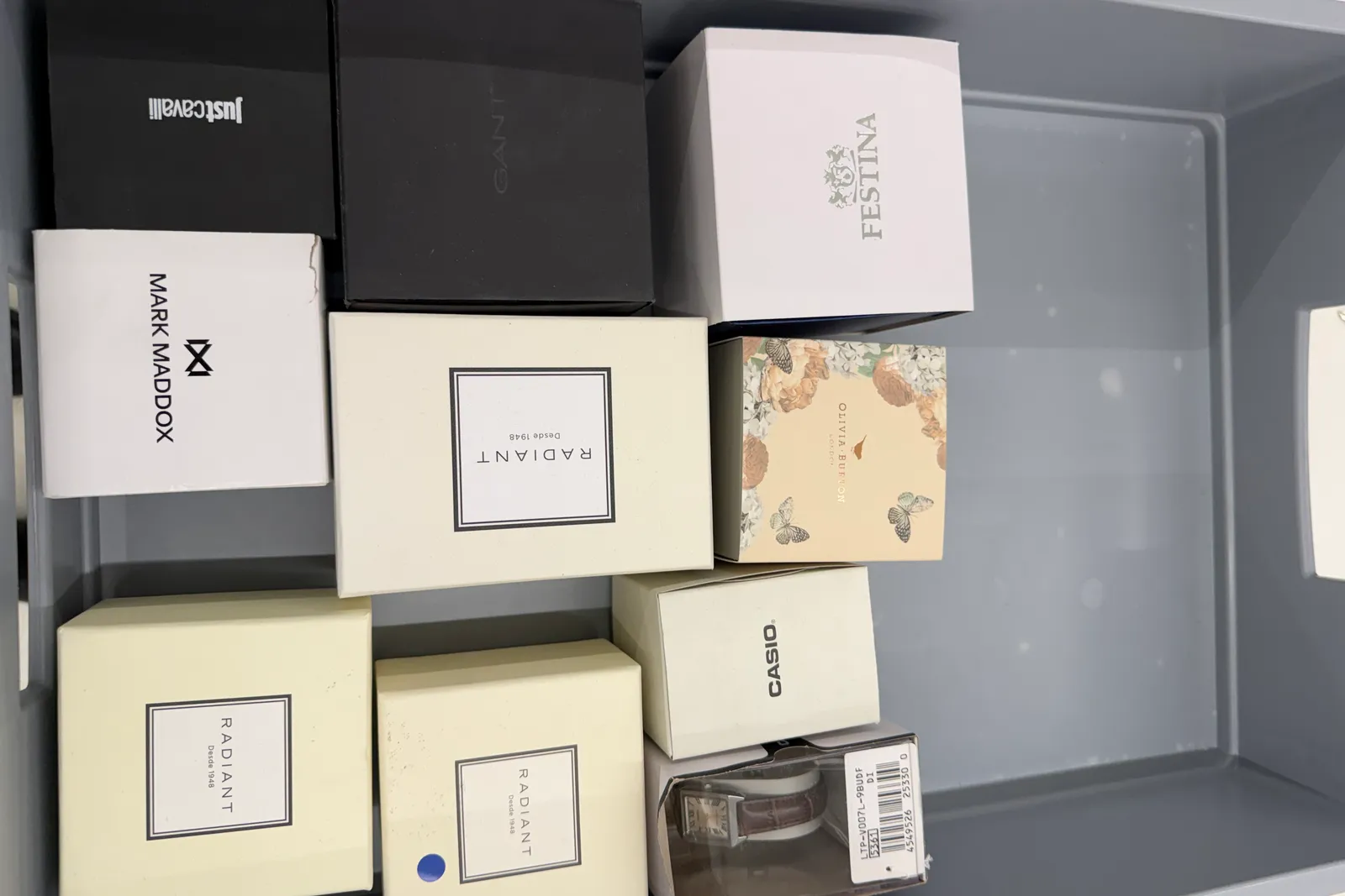 Stock prodotti, batterie, imballaggi, arredi e varie