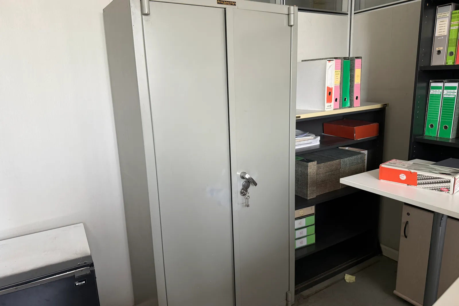 Arredi e macchine elettriche ed elettroniche da ufficio (ID da n. 31 a n. 194, oltre ID 201)