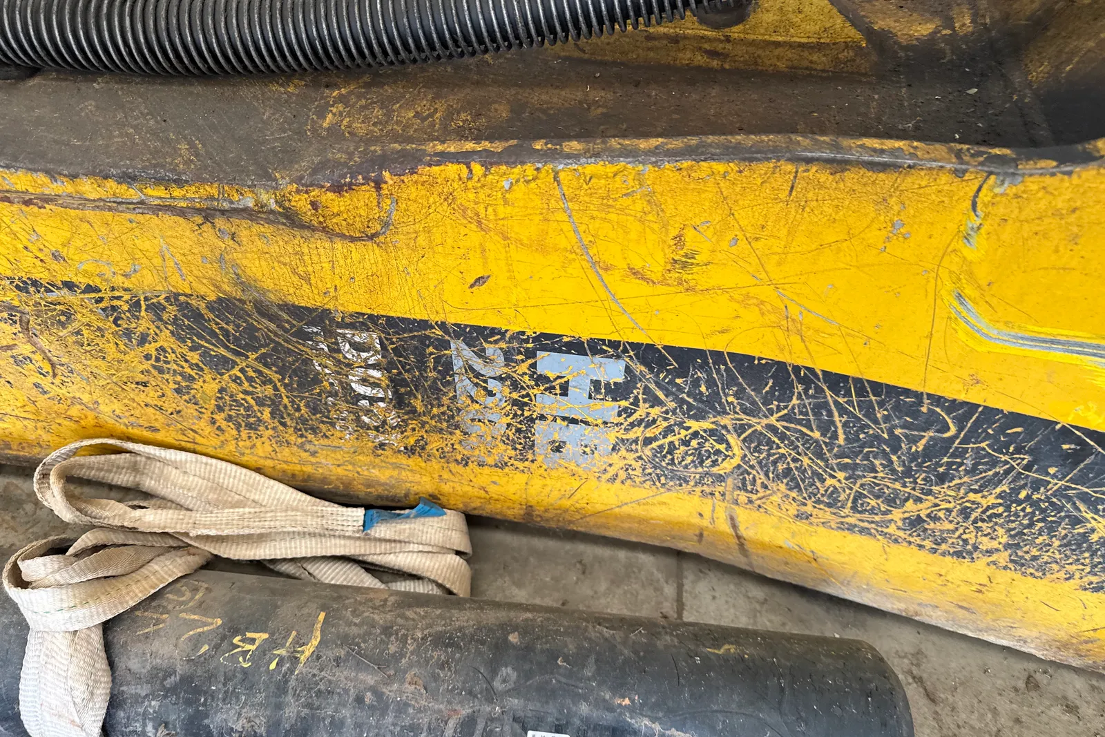 Martello demolitore con punta Atlas Copco mod. HB 2200 Dust
