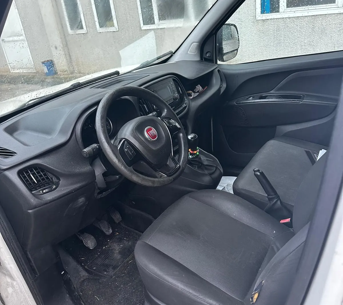 N. 4 autocarri Fiat Doblò targati ES972WZ, ET261JG, ES032XR, EZ672LE