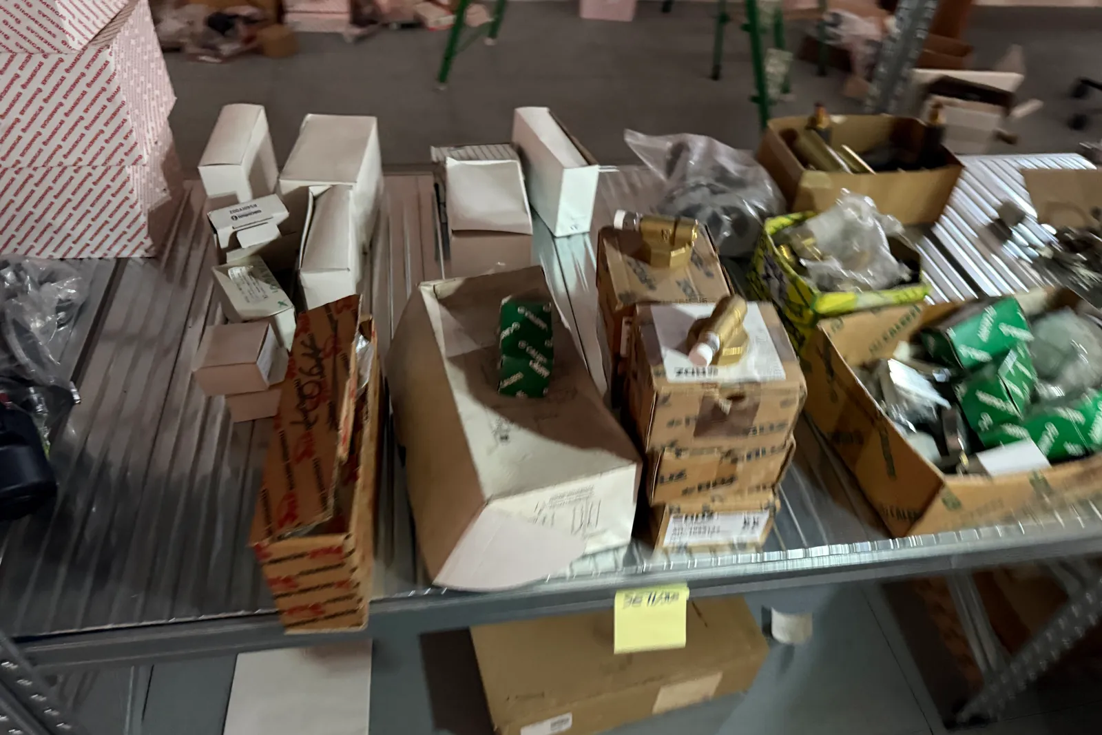 Arredi, scaffali, condizionatori, utensili e minuteria settore idraulico (esclusi ID 37 e beni asserviti all’immobile)