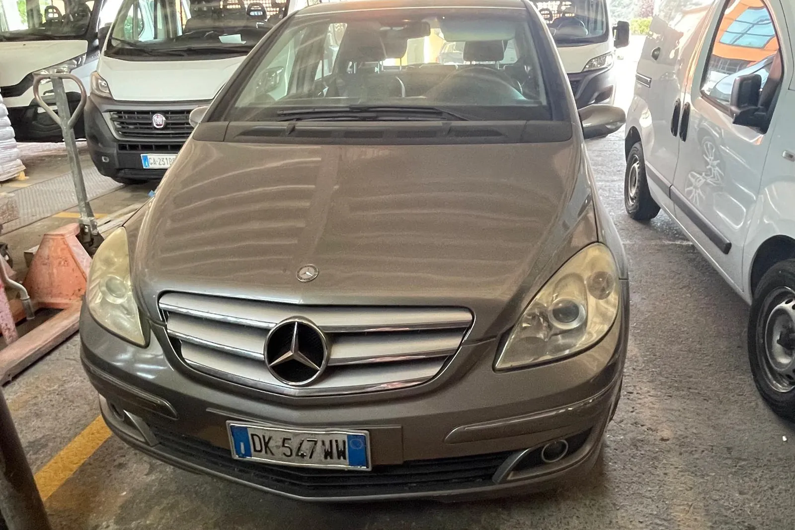 Autovettura Mercedes Classe B 180CDI targata DK547WW