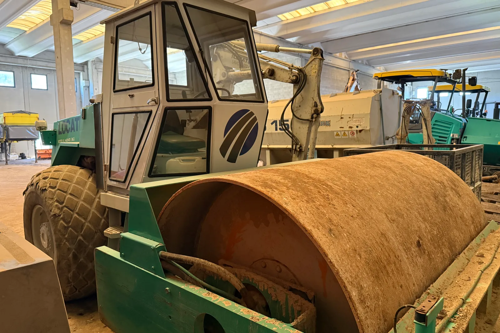 Rullo compattatore gommato Dynapac mod. CA25