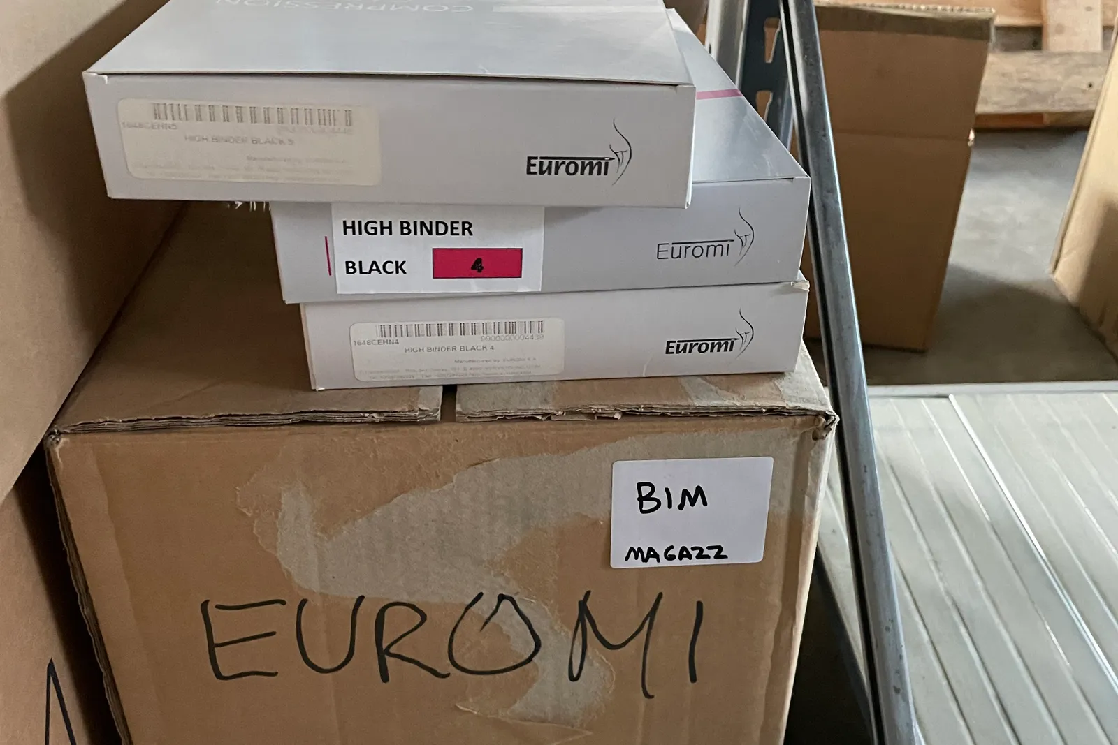 Magazzino - altri prodotti e macchinari estetica come da elenco (ALLEGATO 4) oltre videoproiettore ACER mod. P7280 