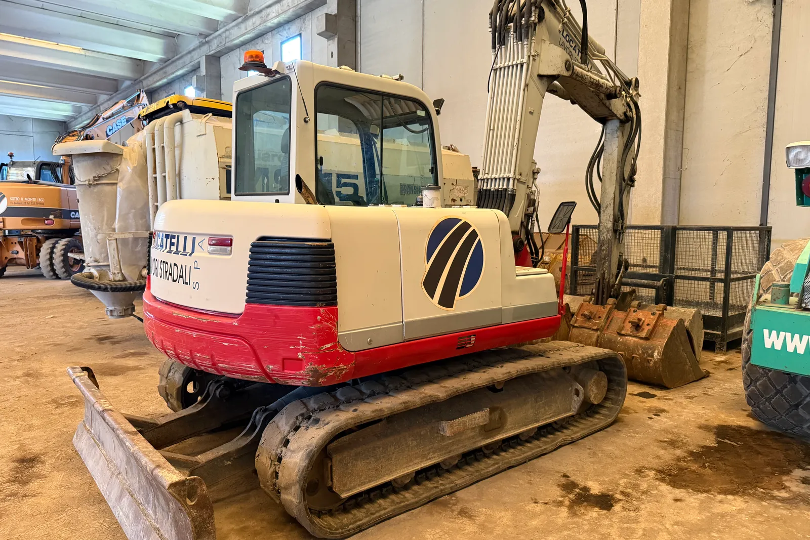 Escavatore cingolato Takeuchi mod. TB175 completo di n. 3 benne
