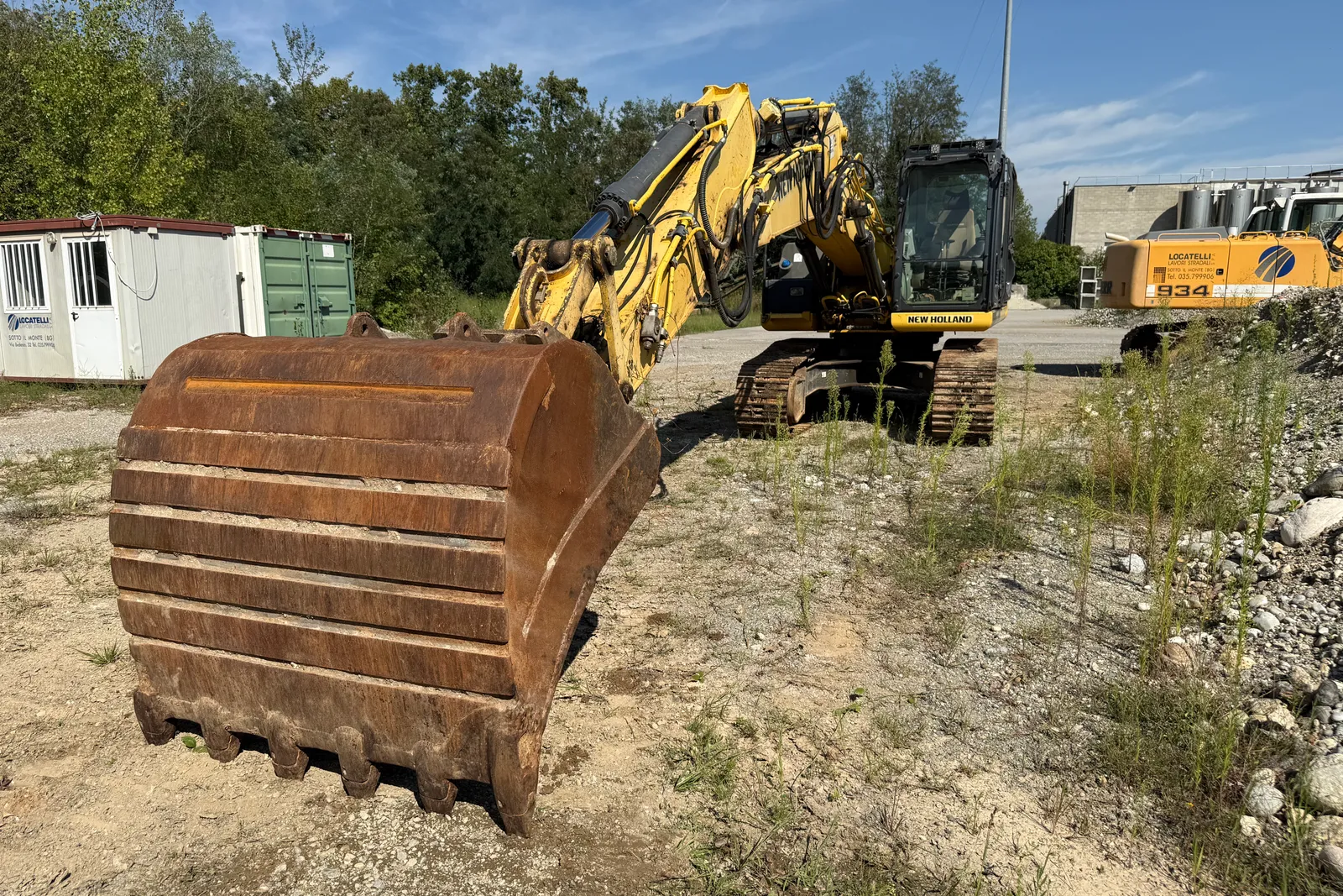 Escavatore cingolato New Holland mod. E 245 C
