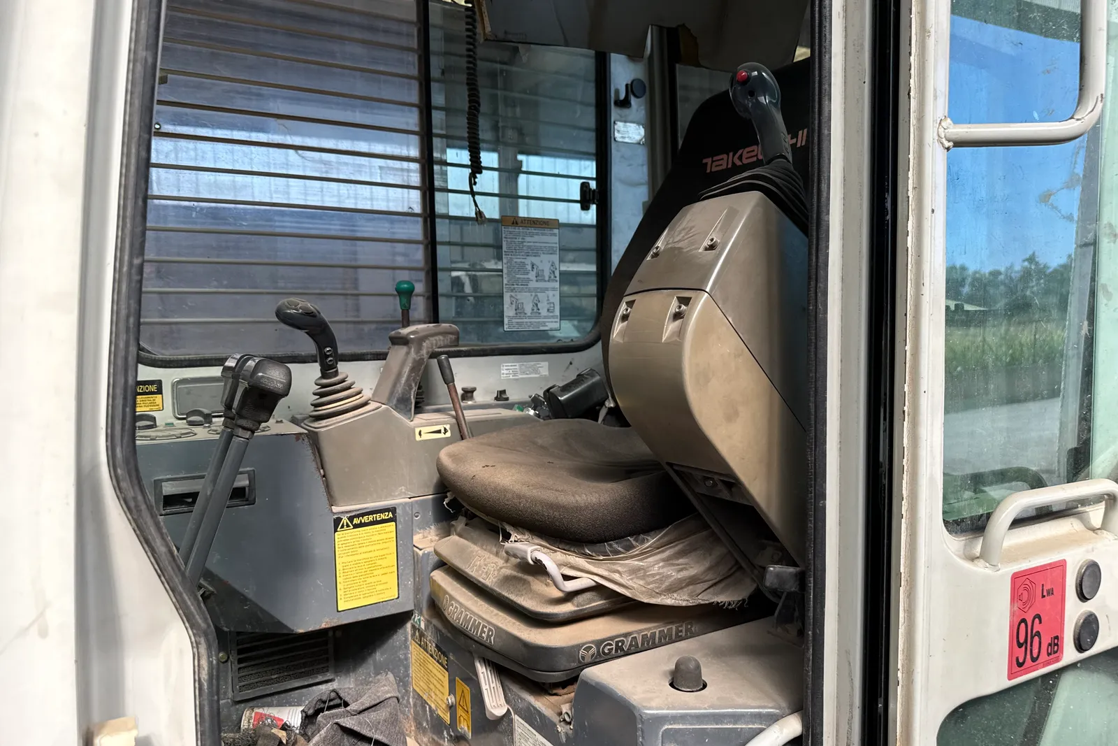 Escavatore cingolato Takeuchi mod. TB153FR, comprensivo di n. 3 benne