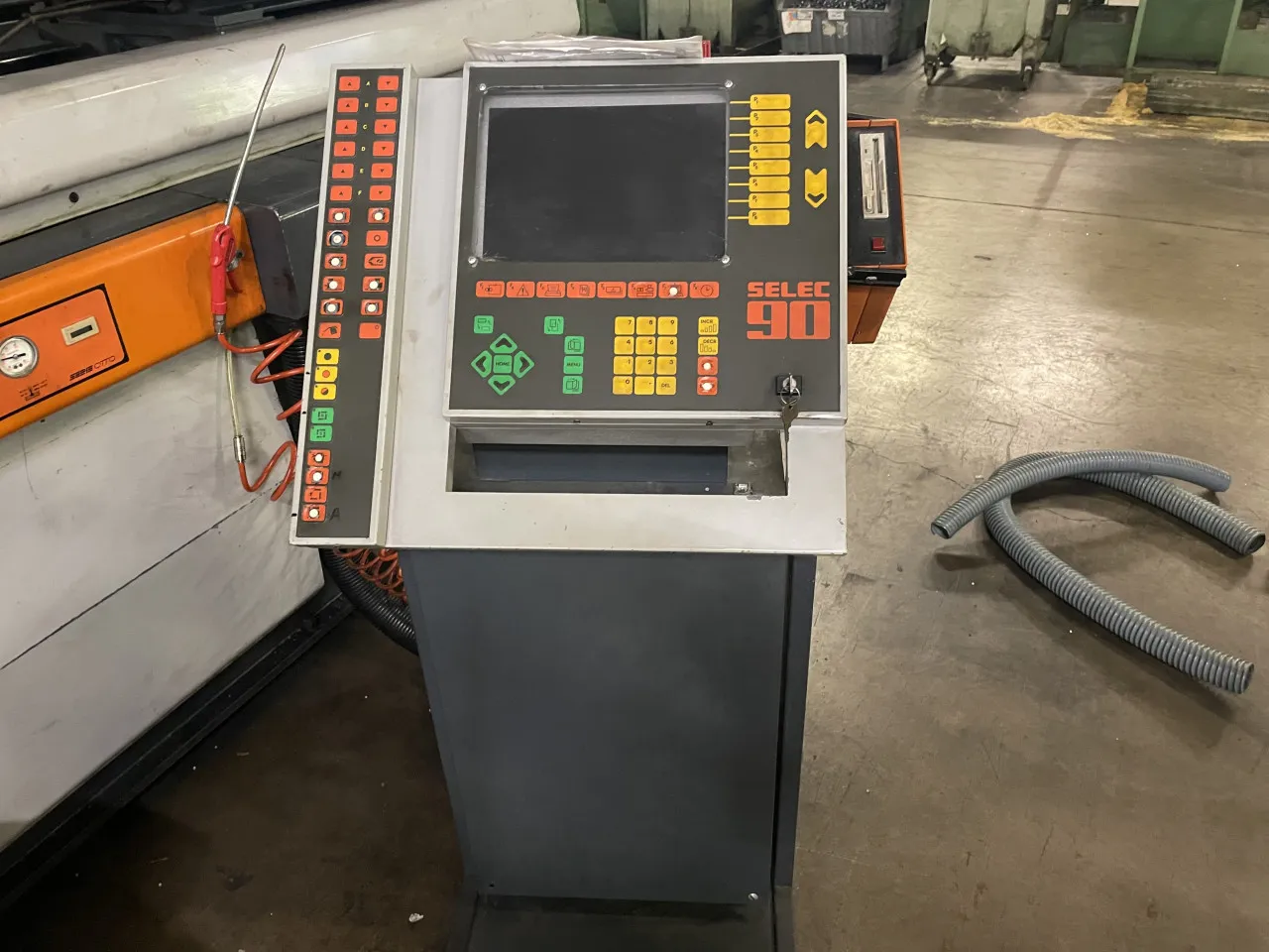 Pressa oleodinamica per stampaggio plastica Sandretto mod. Euromap 430/95