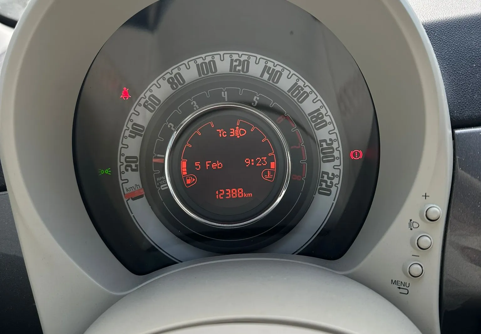 Autovettura FIAT 500 targata FX095TL