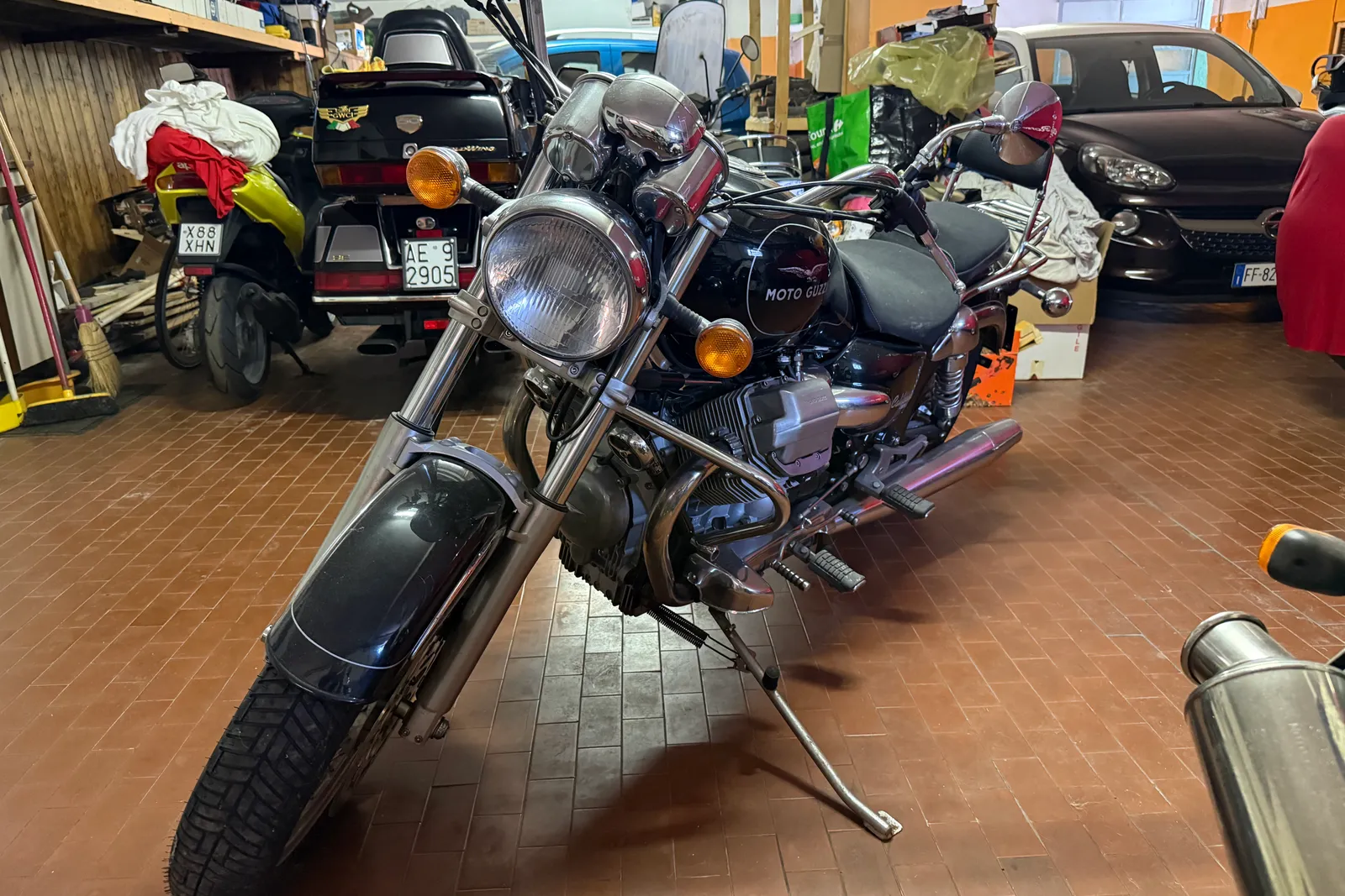 Motoveicolo Guzzi California targato AD68909